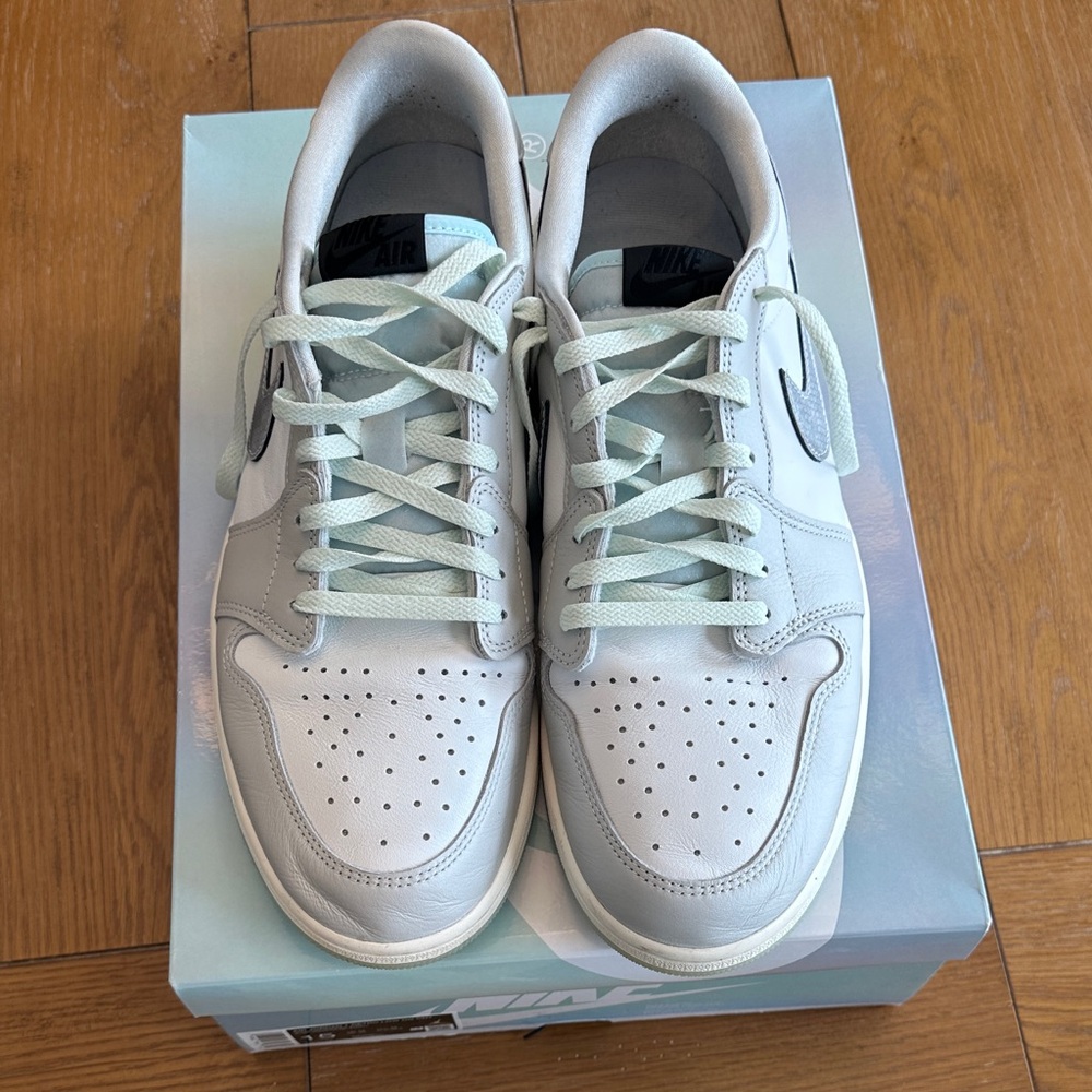 Air Jordan 1 Retro Low OG CNY